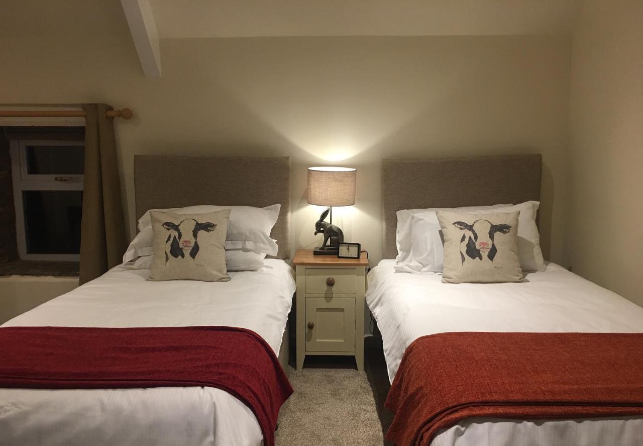The Old Spotted Cow Bed & Breakfast Marston Meysey Bagian luar foto